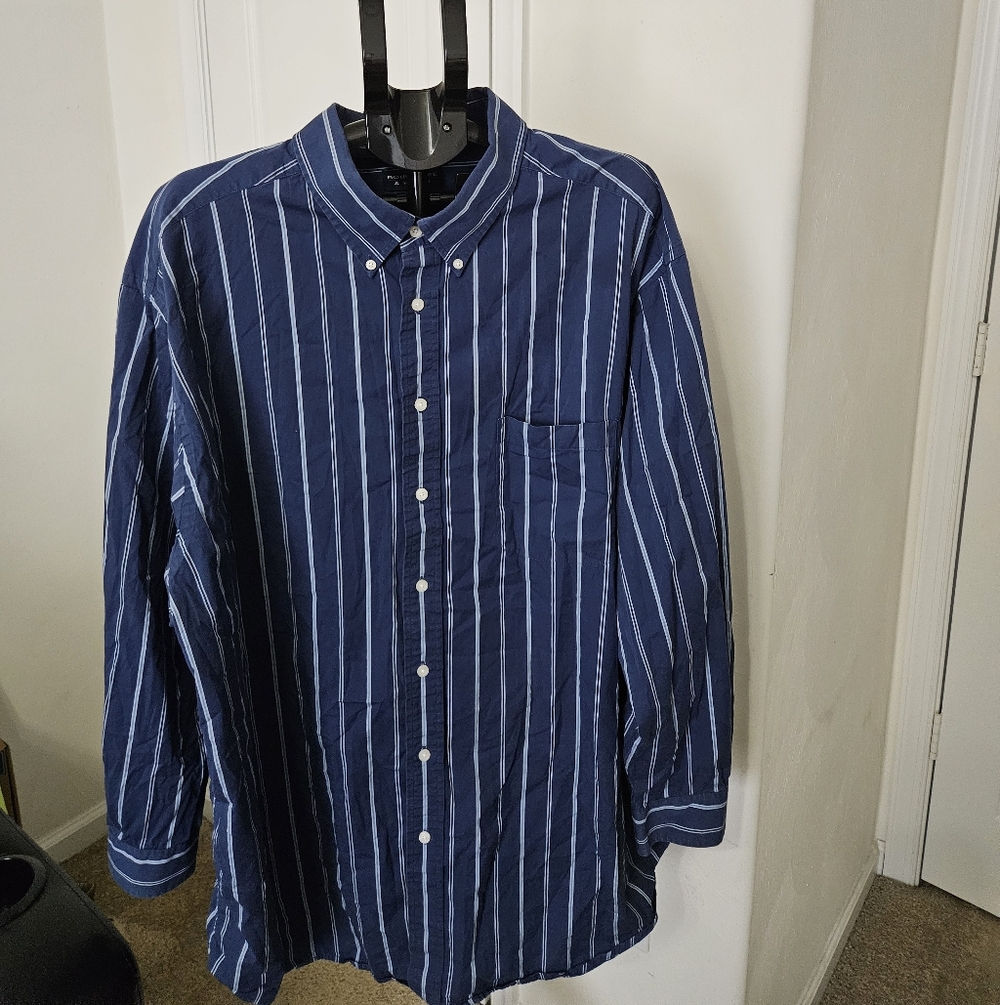 Roundtree & Yorke Navy Shirt with Light Stripes